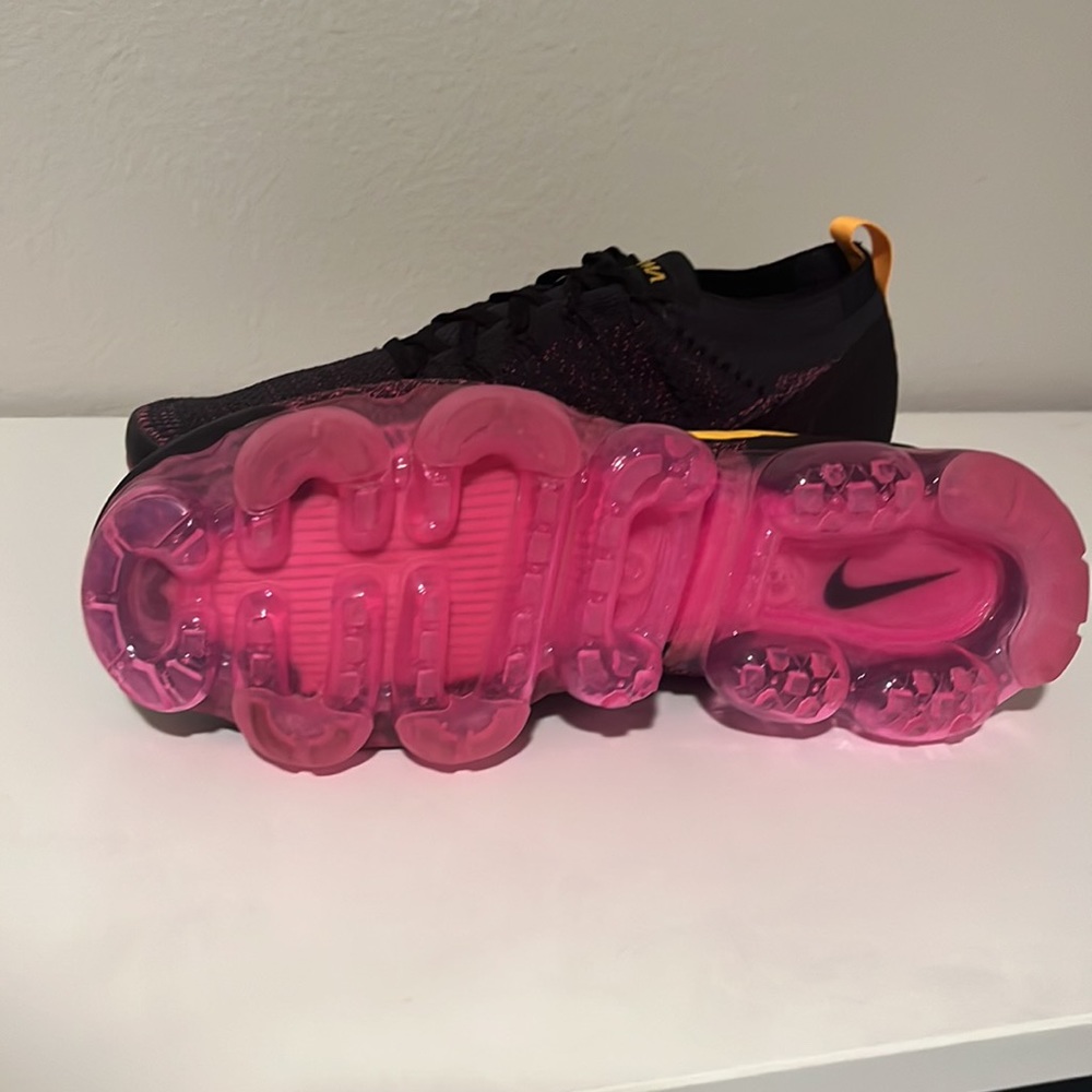 Air VaporMax Flyknit 2 ‘Pink Blast’ - Picture 3 of 3